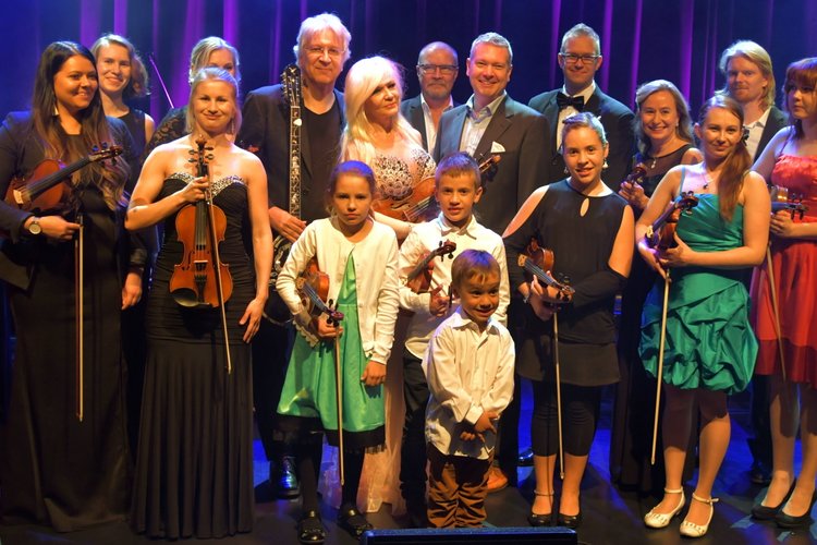 Valkea Joulu – Vantaan Suzukisoittajien konsertti Valkea Joulu – Vantaan Suzukisoittajien konsertti