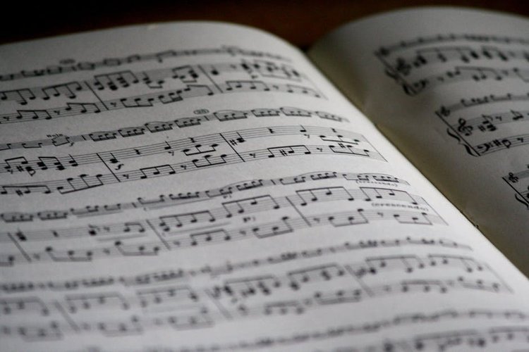Marianpäivän musiikillinen teemamessu Pyhän Laurin kappelissa Marianpäivän musiikillinen teemamessu Pyhän Laurin kappelissa