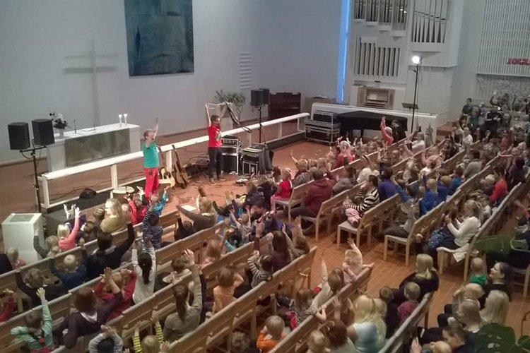 Duo Pekka Laukkarisen ja Matti Laitisen Lapsen päivän konsertti Duo Pekka Laukkarisen ja Matti Laitisen Lapsen päivän konsertti