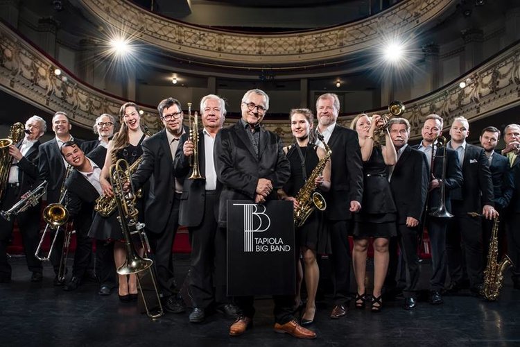 Big band -messu svengaa Pyhän Laurin kirkossa Big band -messu svengaa Pyhän Laurin kirkossa