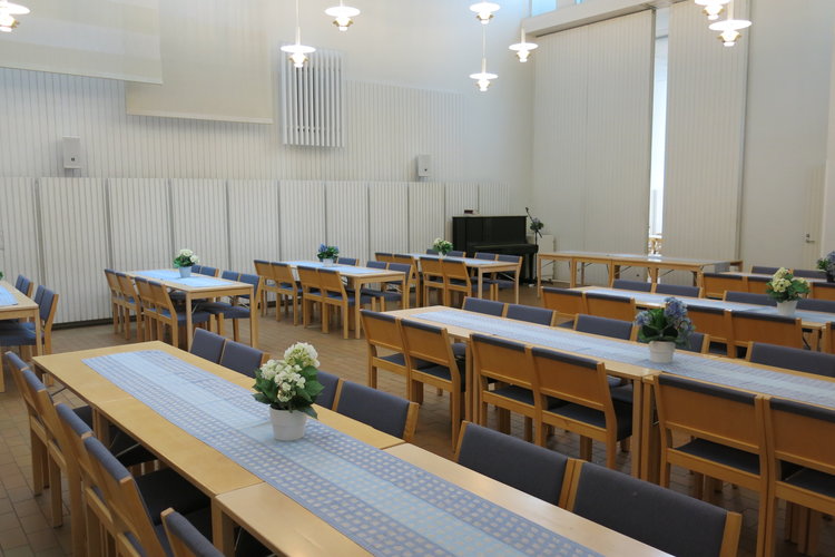 Avaa kuva isommaksi iso seurakuntasali_M.
