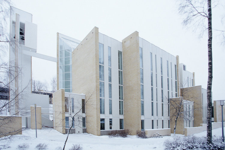 Avaa kuva isommaksi myyrmaen-kirkko-talvi-06_M.