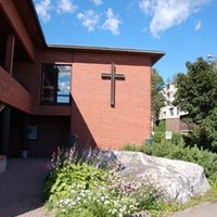 Länsimäen kirkko Länsimäen kirkon julkisivua.