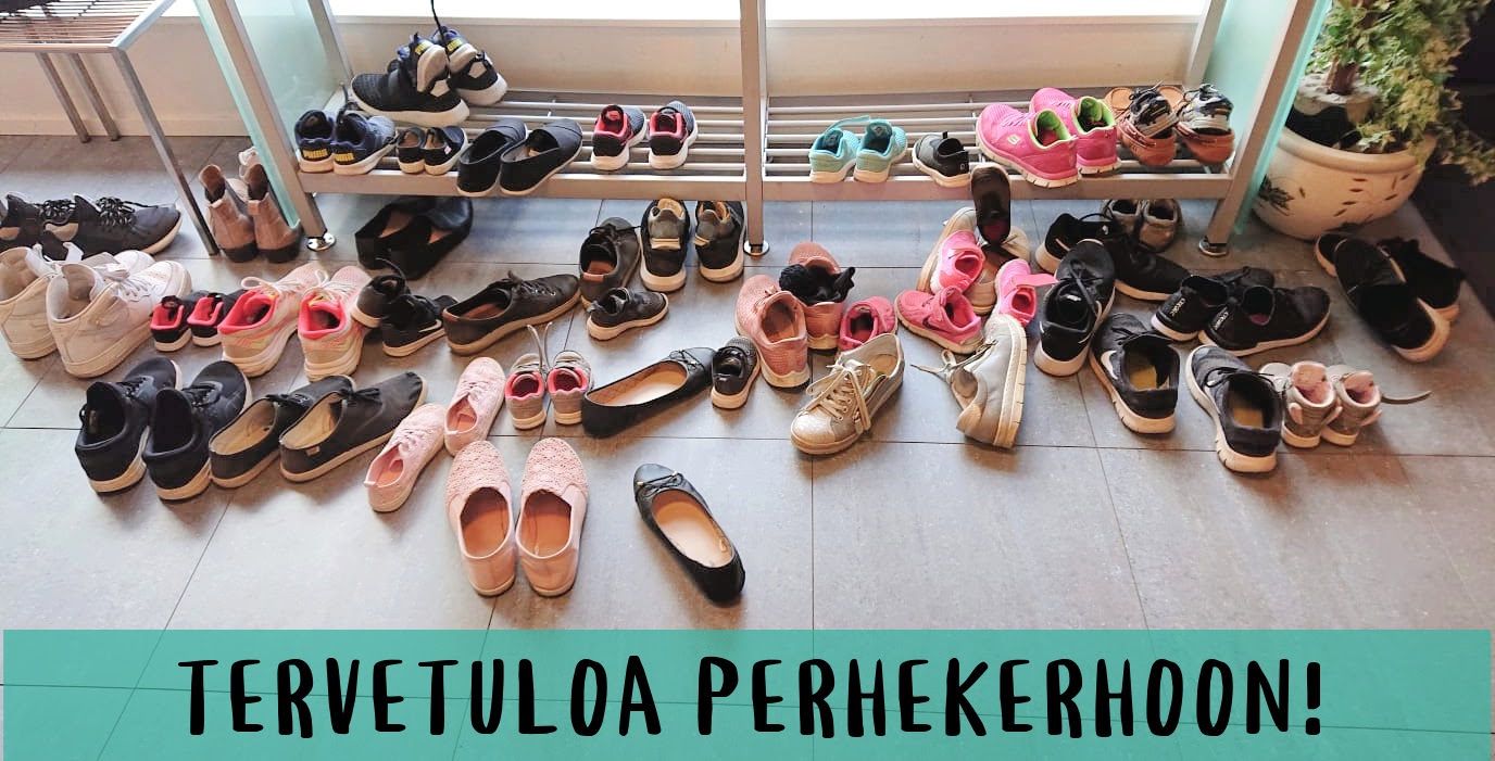 paljon kenkiä hujan hajan