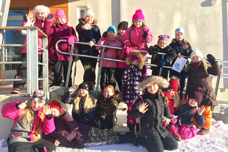 Kuunloiste- ja Aurinkotanssi-lapsikuorot Kuunloiste- ja Aurinkotanssi-lapsikuorot