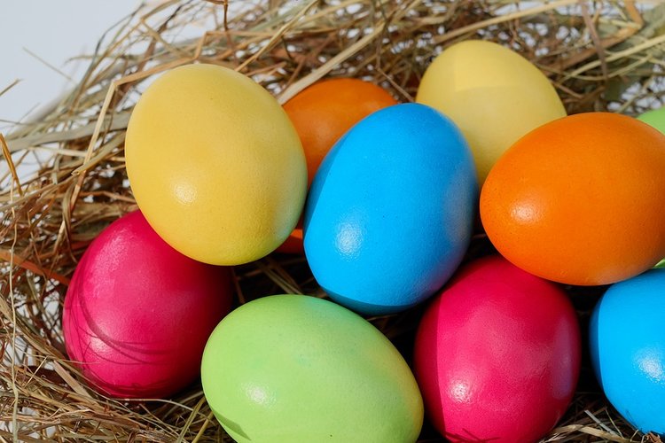 Toisen pääsiäispäivän perhemessu Toisen pääsiäispäivän perhemessu