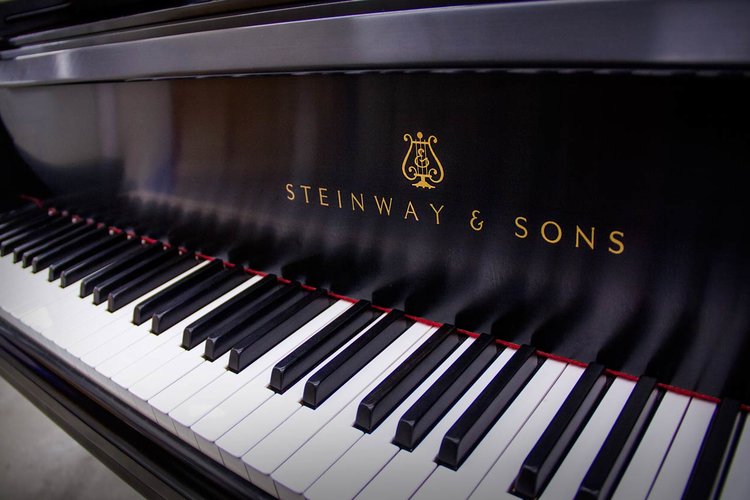 Pianistien ilta - Vantaan musiikkiopiston konsertti Pyhän Laurin kirkossa Pianistien ilta - Vantaan musiikkiopiston konsertti Pyhän Laurin kirkossa