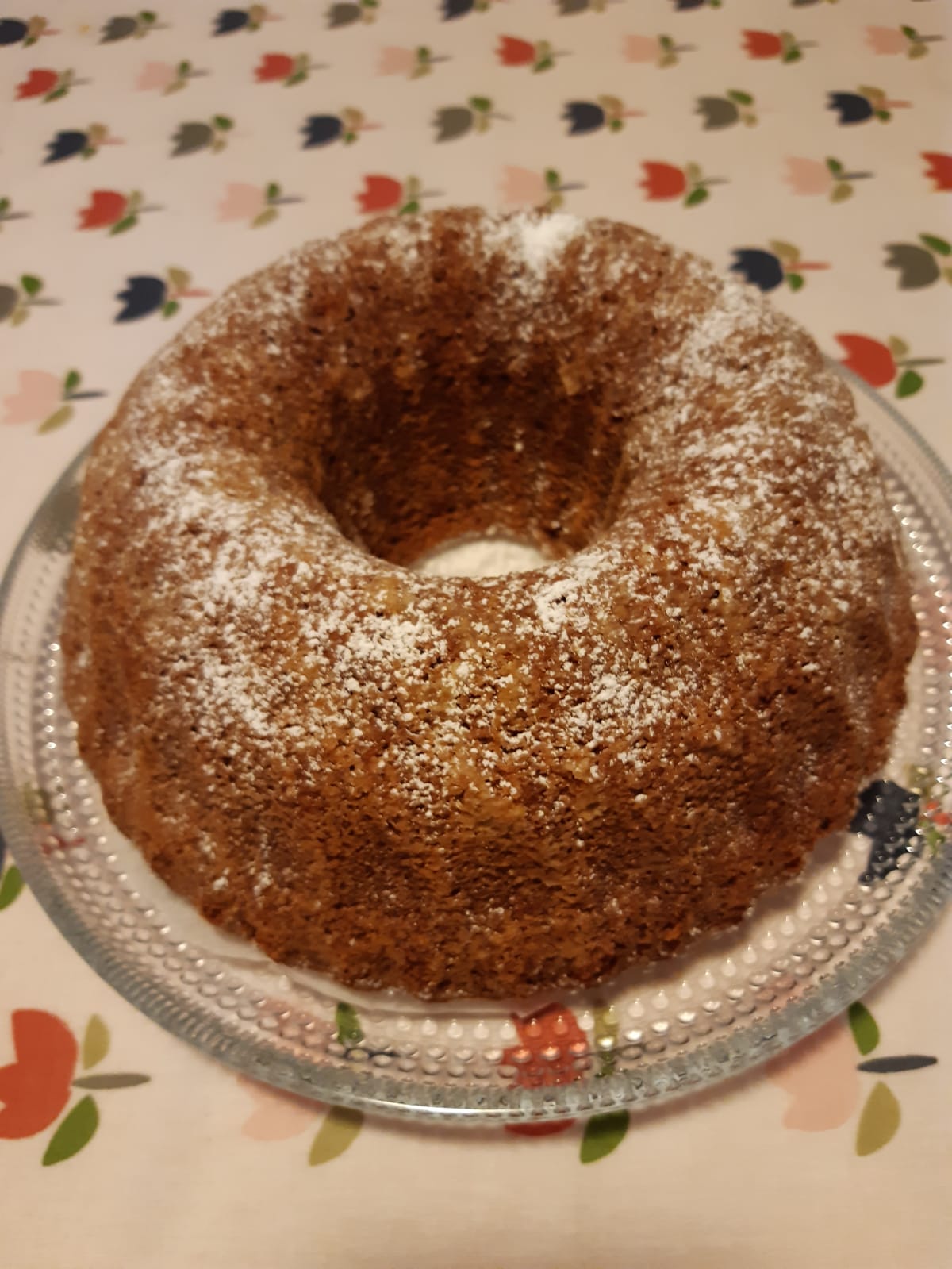 Kahvikakku lautasella.