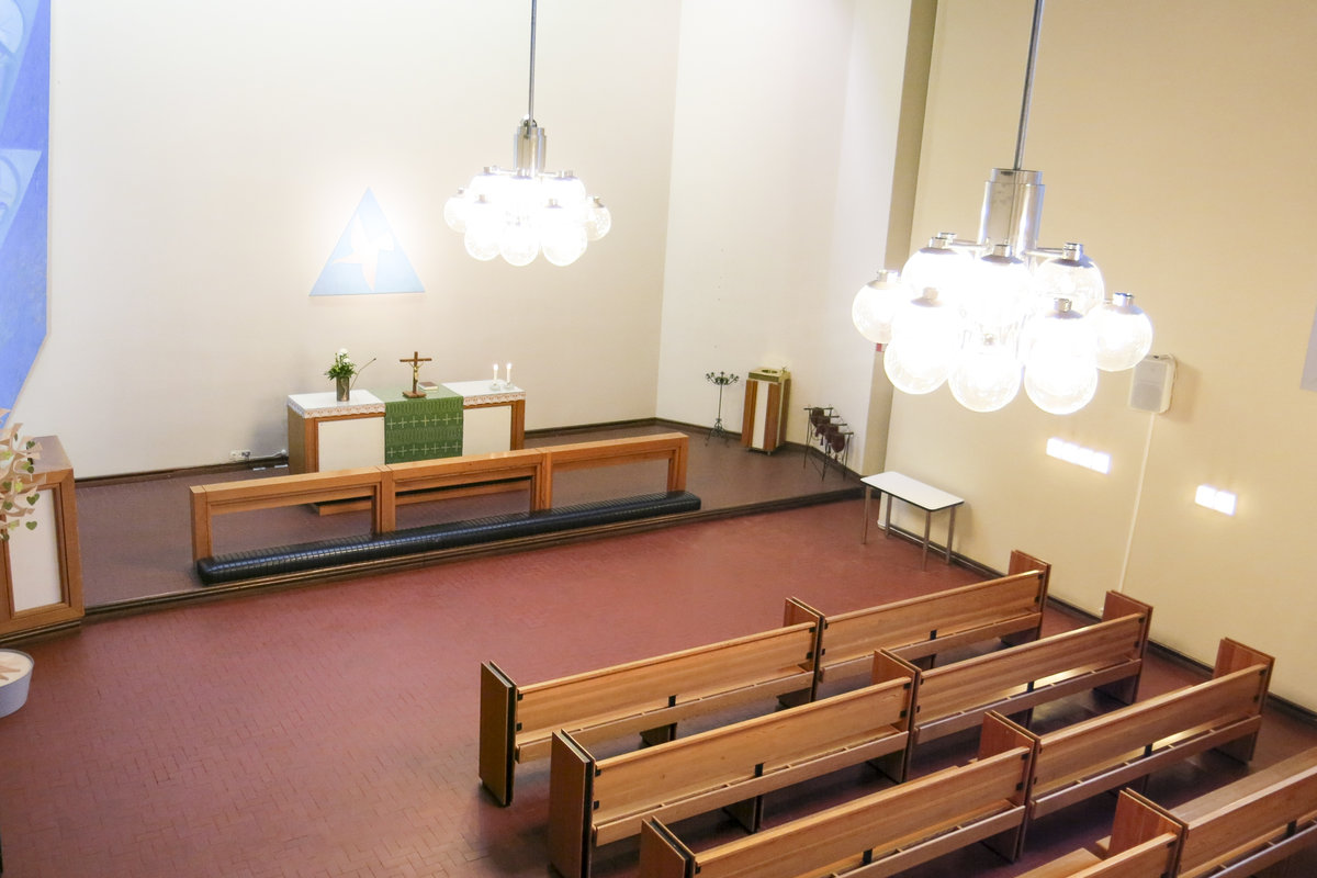 Avaa kuva isommaksi Näkymä kirkkosaliin parvelta