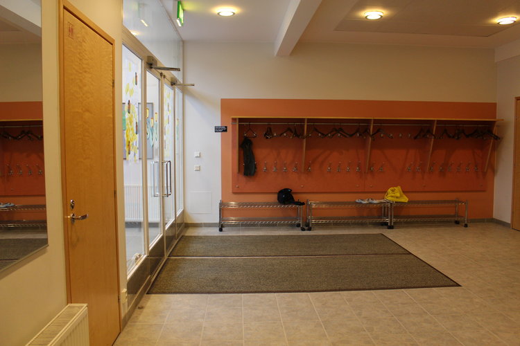 Avaa kuva isommaksi Mikkolan aula