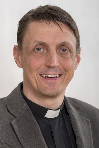 Kirkkoherra Hans Tuominen.