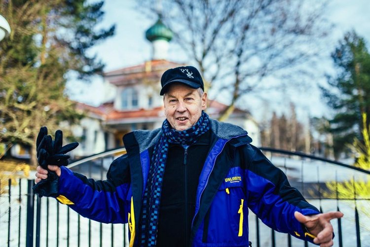 Kari Nikkinen arvostaa pyhiinvaelluksella sekä hiljentymisen mahdollisuutta että yhteisöllisyyttä. Taustall...