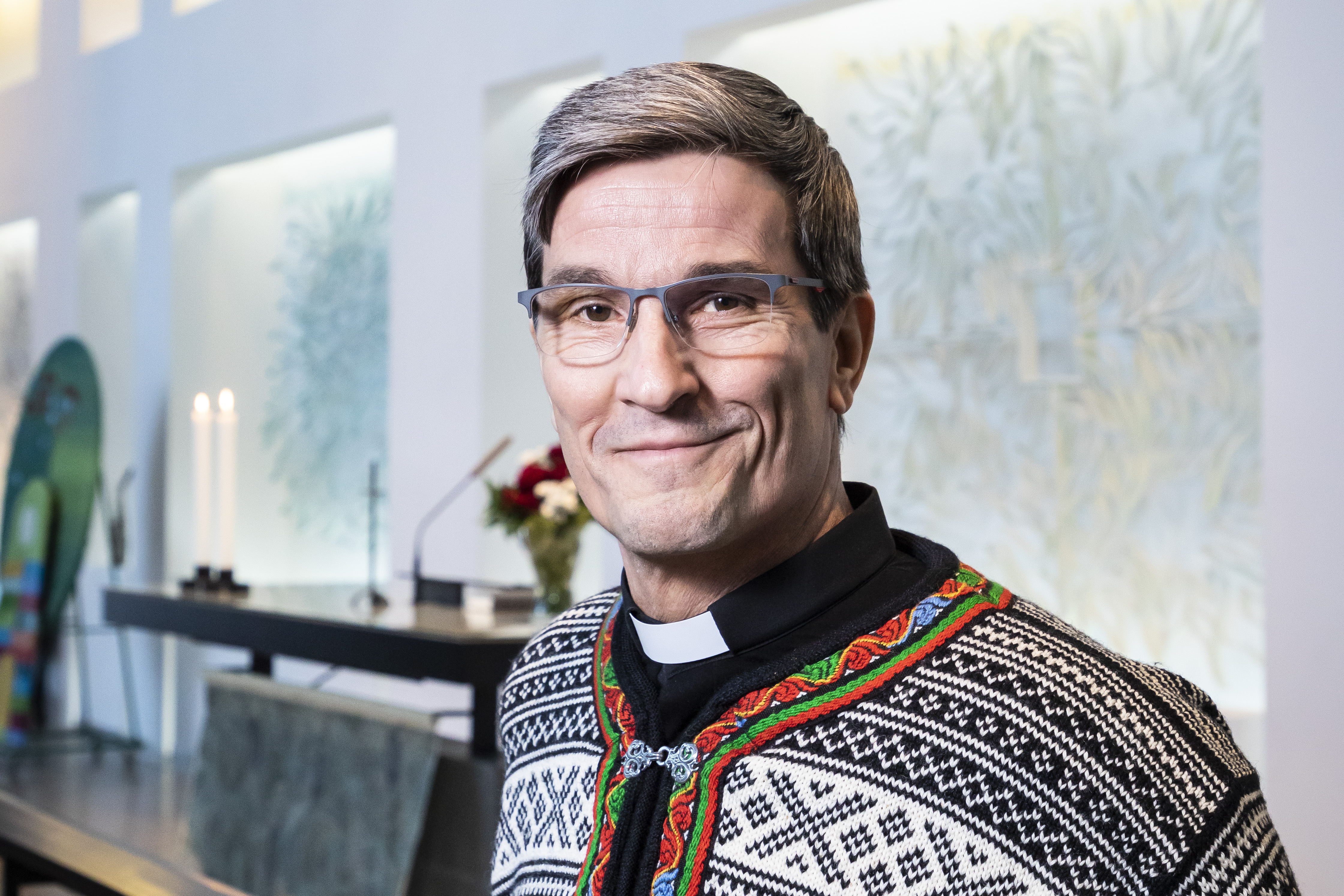 Kuvassa kirkkoherra Matti Hyry.