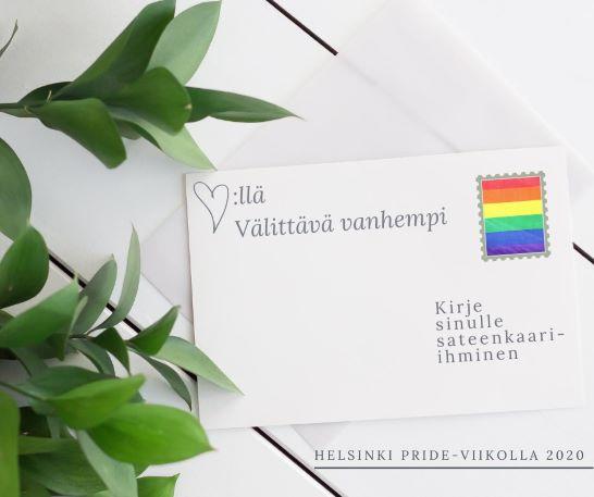 Kirjekuori, jossa sateenkaaripostimerkki.