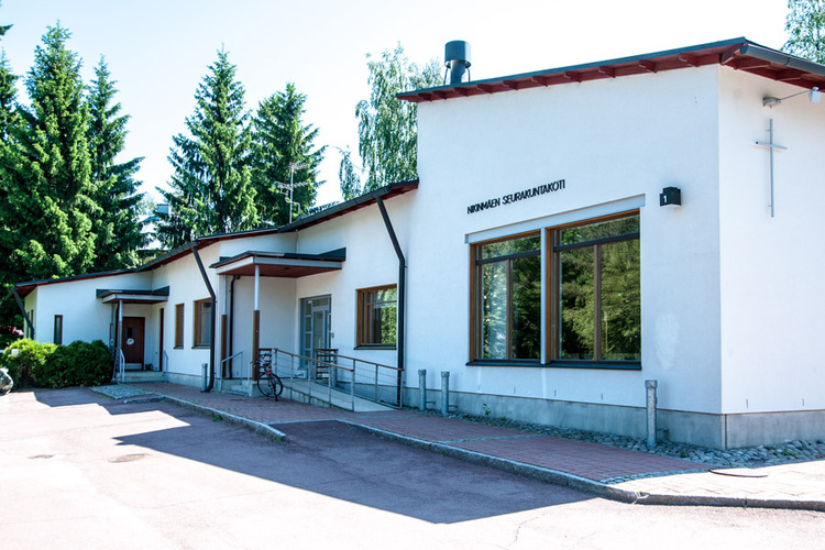 Avaa kuva isommaksi Nikinmäen seurakuntatalo